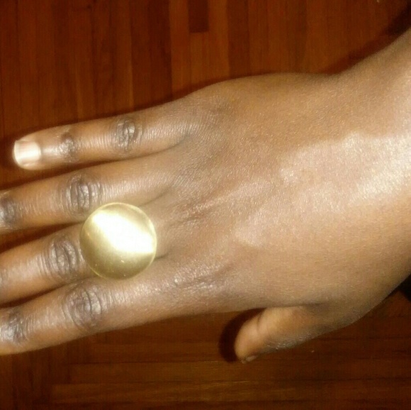Brushed button ring - Picture 1 of 4